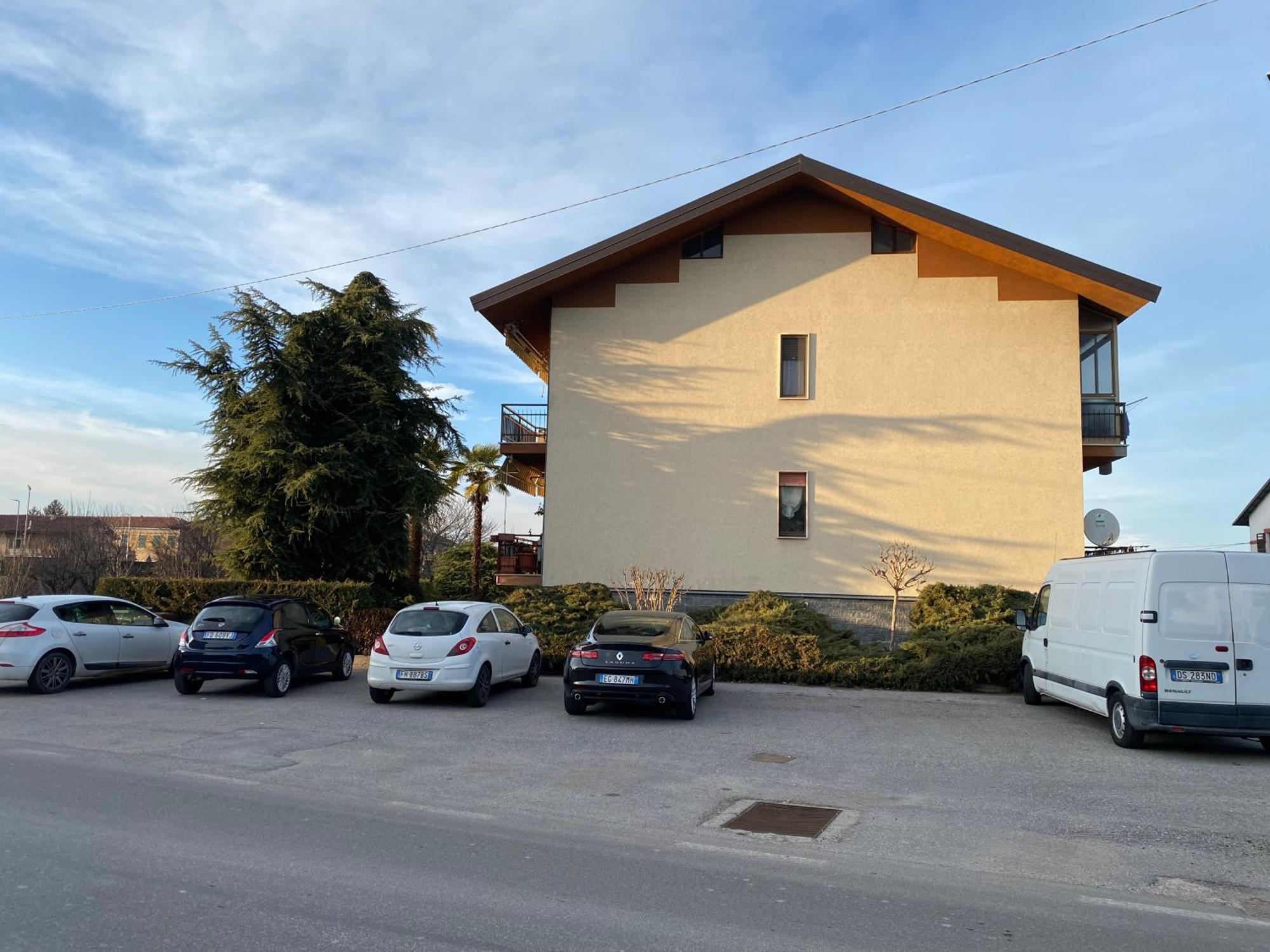 Elegante Appartamento Tre Amis - Doppio Garage & Free Wifi - Ac Centallo 외부 사진